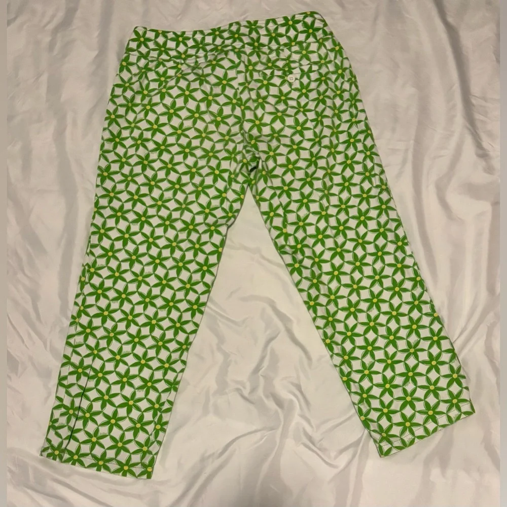 🌼 Lilly Pulitzer White Floral Cropped Pants – Size 8 - Picture 2 of 5